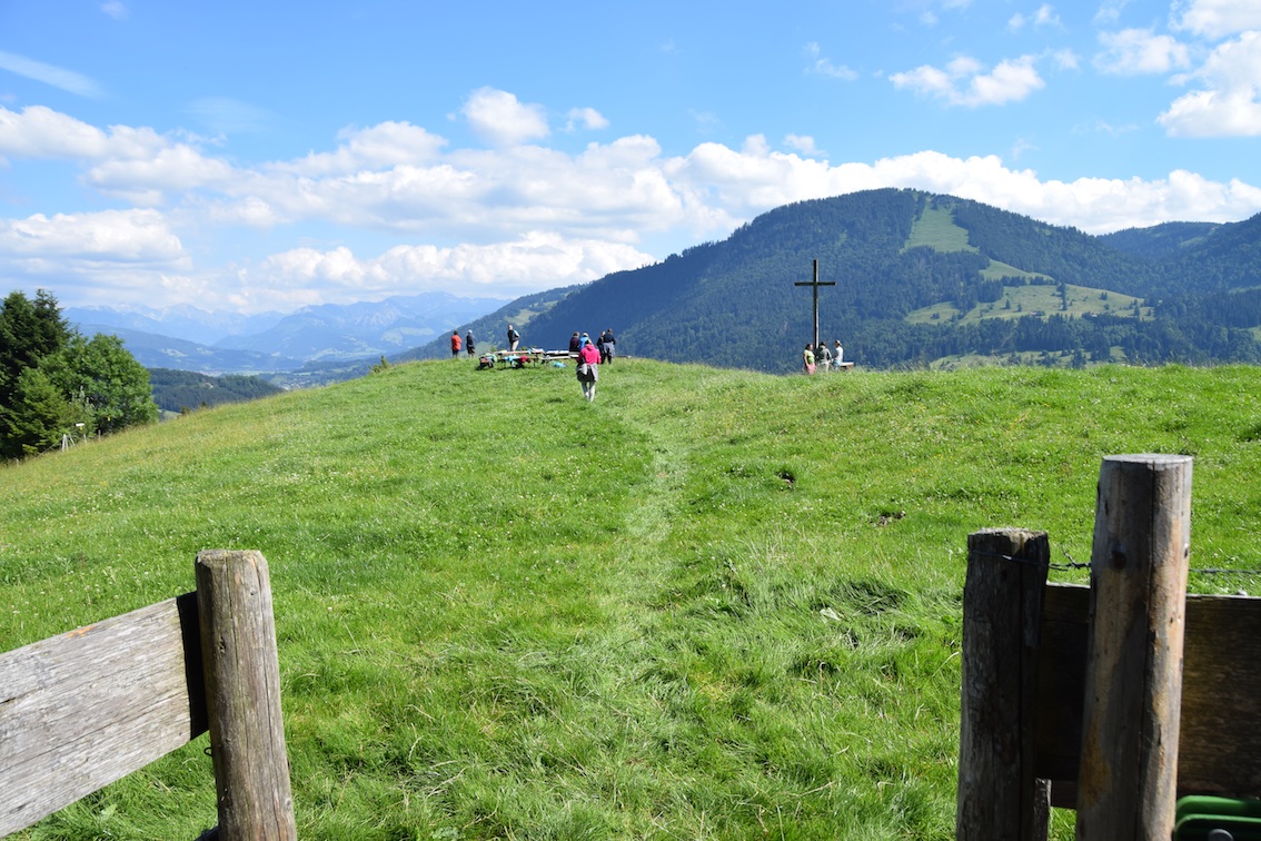 Hütte - Weg zur Bank